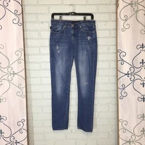 Rock & Republic Distressed Tapered Leg Jeans Size 6 Mid Rise